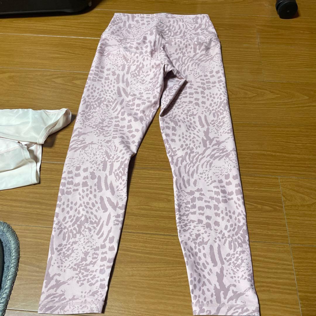 sukala 　Mサイズ　未使用　 ピンク系アニマルプリント ヨガウェア セット