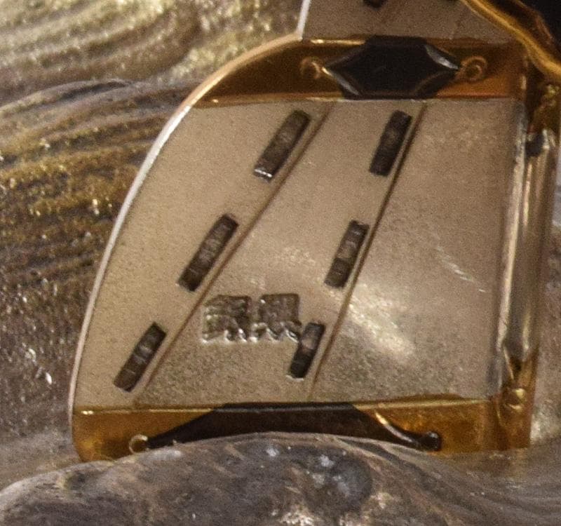 三越謹製　銀製刻印　宝船　約261ｇ　置物　ガラスケース付　D　R5089C