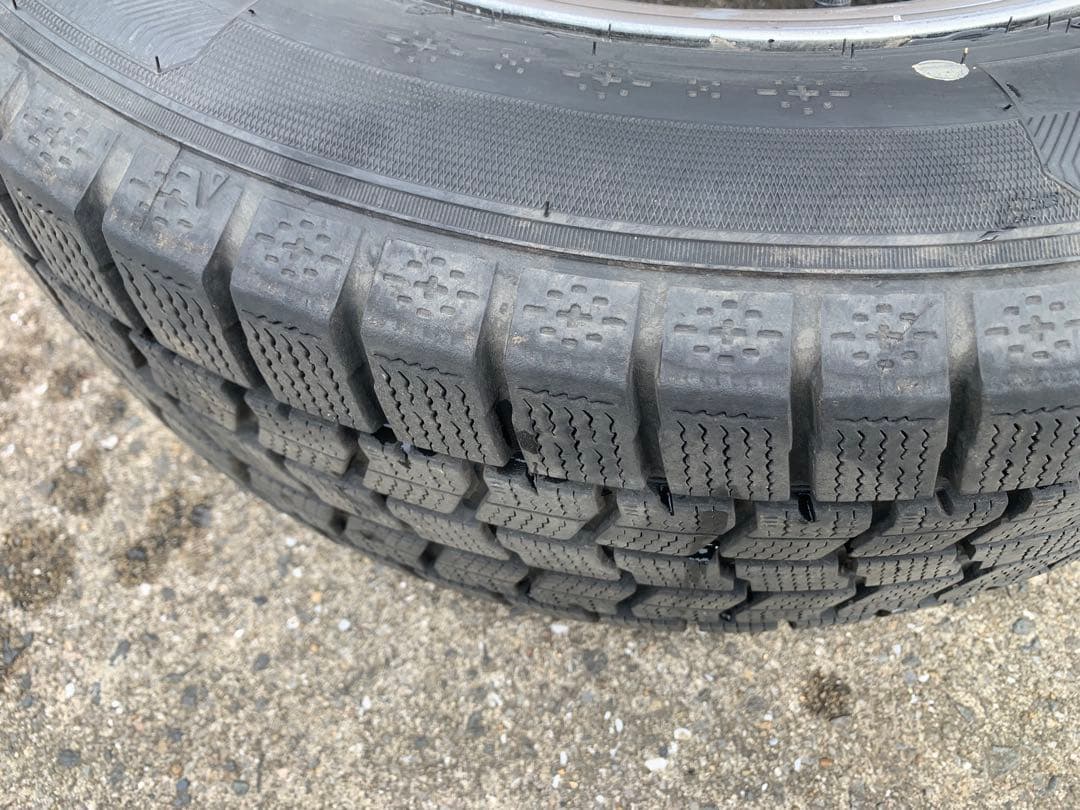 価格商談歓迎。ヴォクシー純正ホイール　スタッドレスタイヤホイールセット