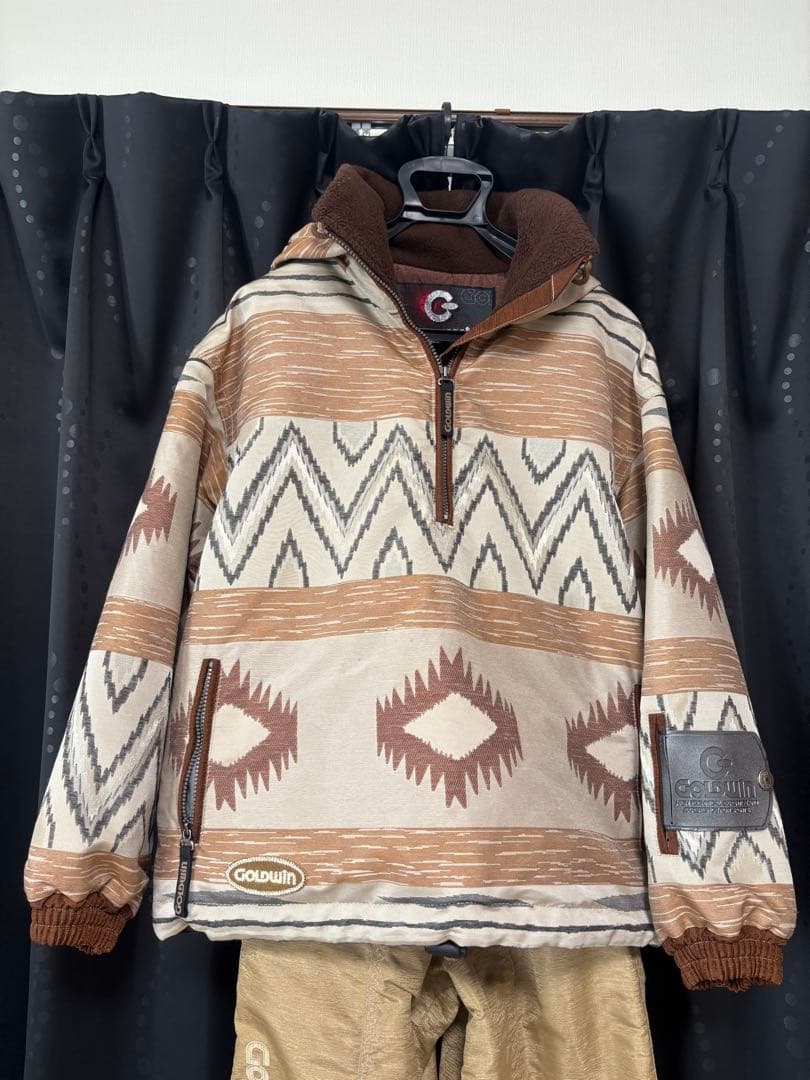 超お買い得！早い者勝ち。ゴールドウィン　スキーウェアメンズ　上下　グローブ付