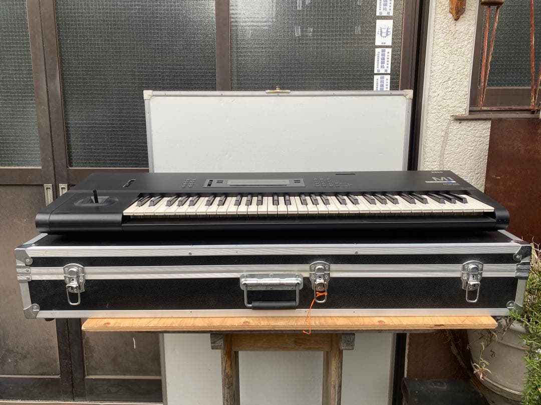 korg m1 シンセサイザー　ハードケース　電源コンセント　美品　中古品