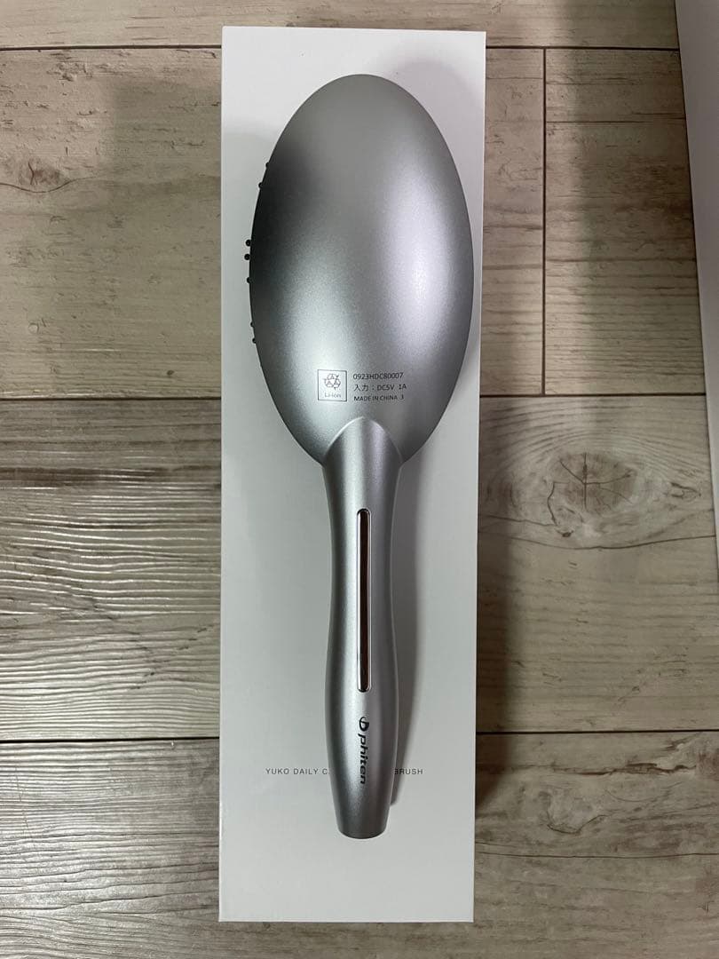 ファイテン　ＹＵＫＯデイリーケアLED健光浴ヘアブラシ新品同様