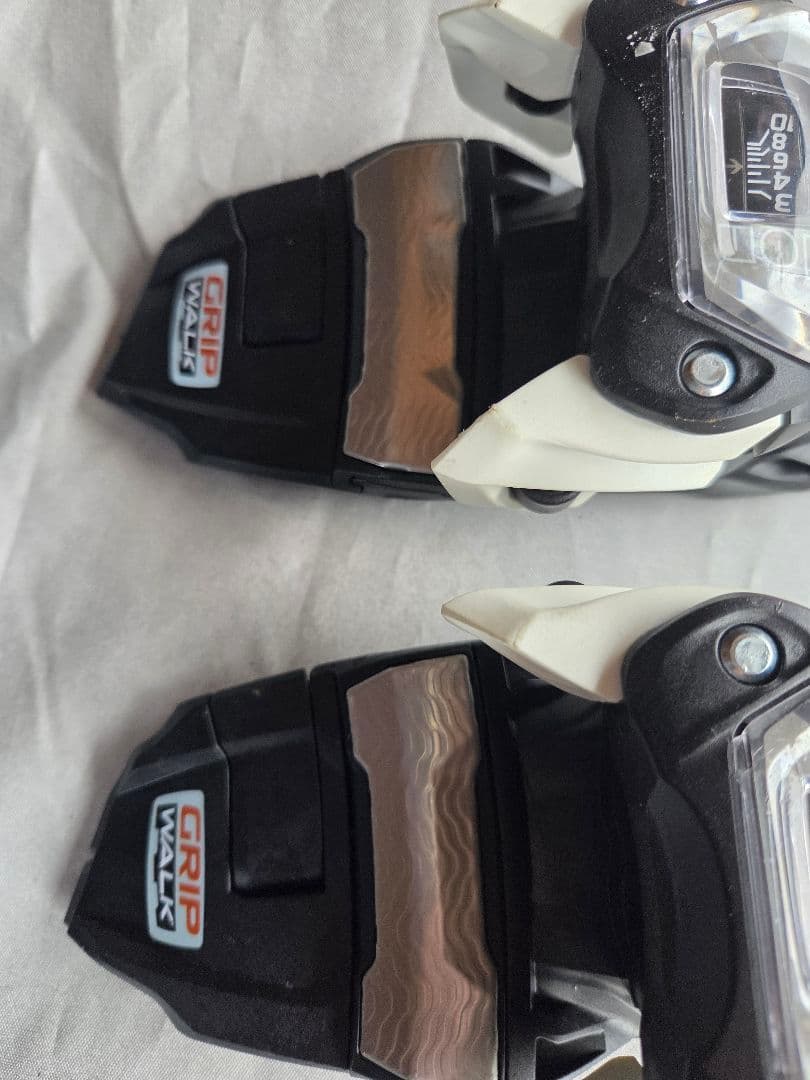 Marker motin10ビンディング ホワイト/ブラック