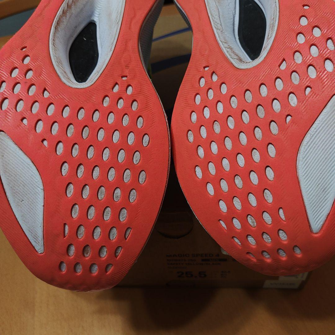 アシックス　マジックスピード4 ワイド25.5㌢