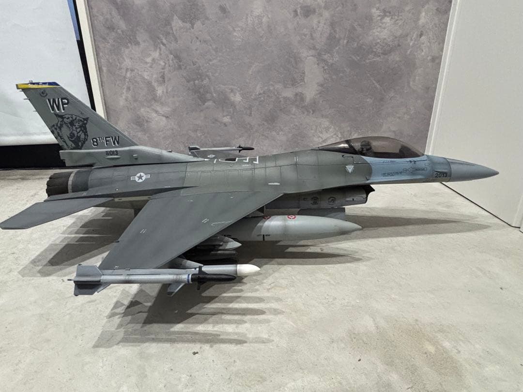 航空機・ヘリコプター bbi eliteforce F-16fighting falcon 1/18