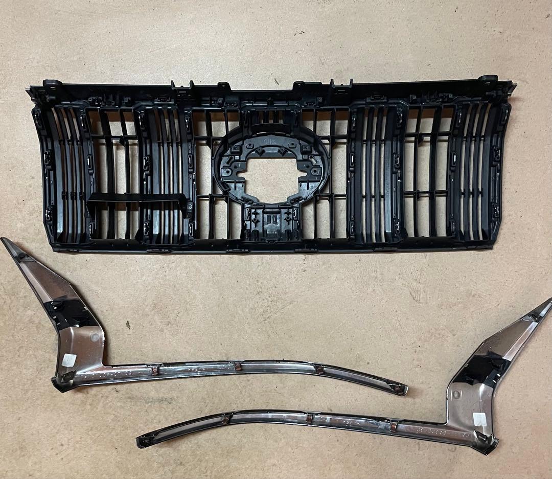 プラド150後期フロントグリル【カメラ無しチッピング➕マッドブラック塗装】