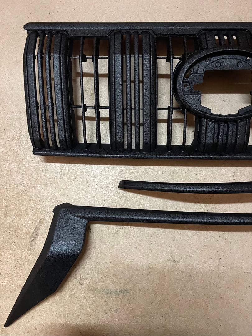 プラド150後期フロントグリル【カメラ無しチッピング➕マッドブラック塗装】