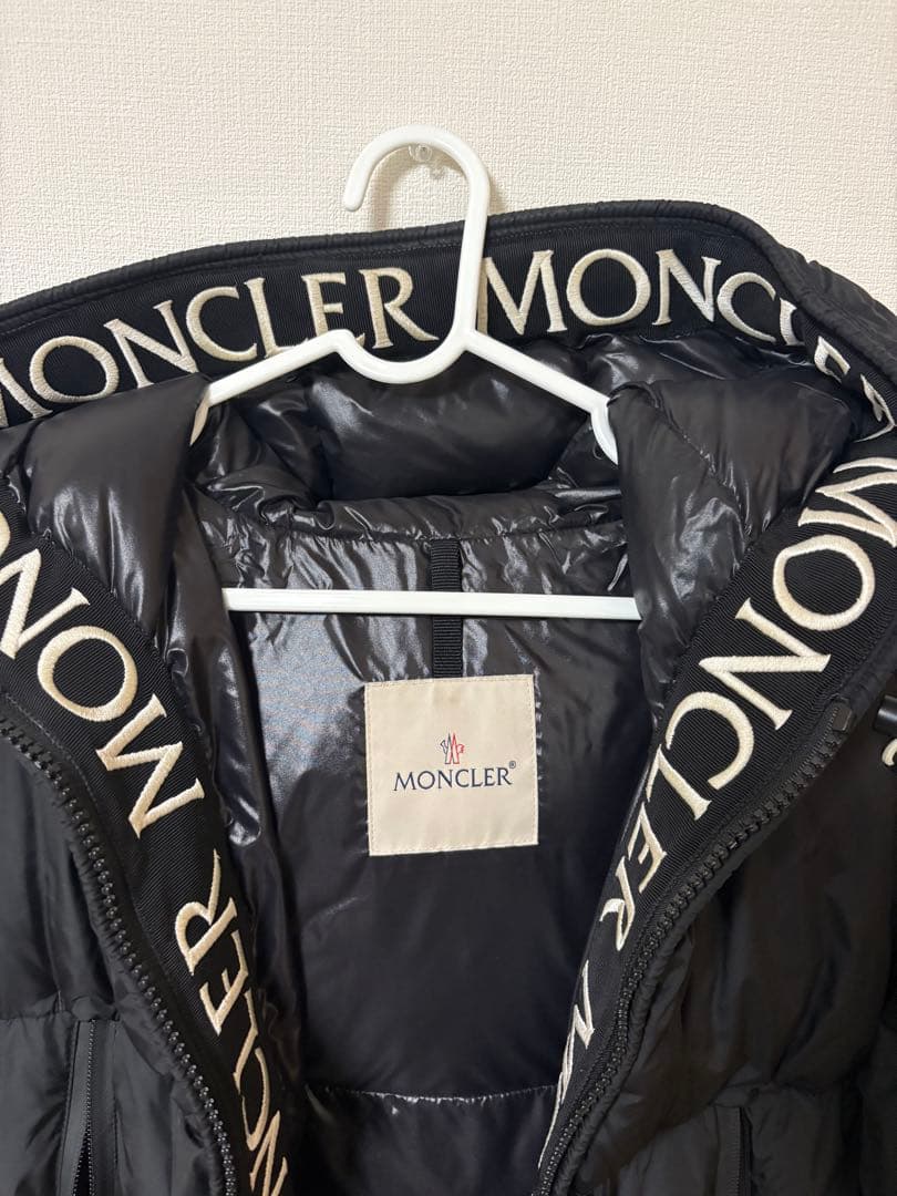 【極美品】MONCLER モンクレール MONTCLA モンクラ サイズ4