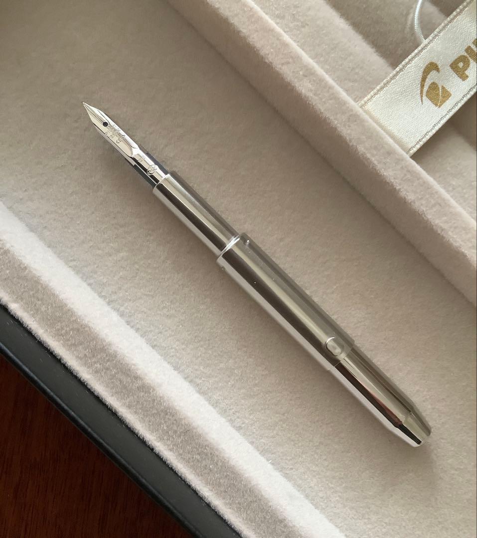 PILOT パイロット万年筆 キャップレス マットブラック EF(極細字)