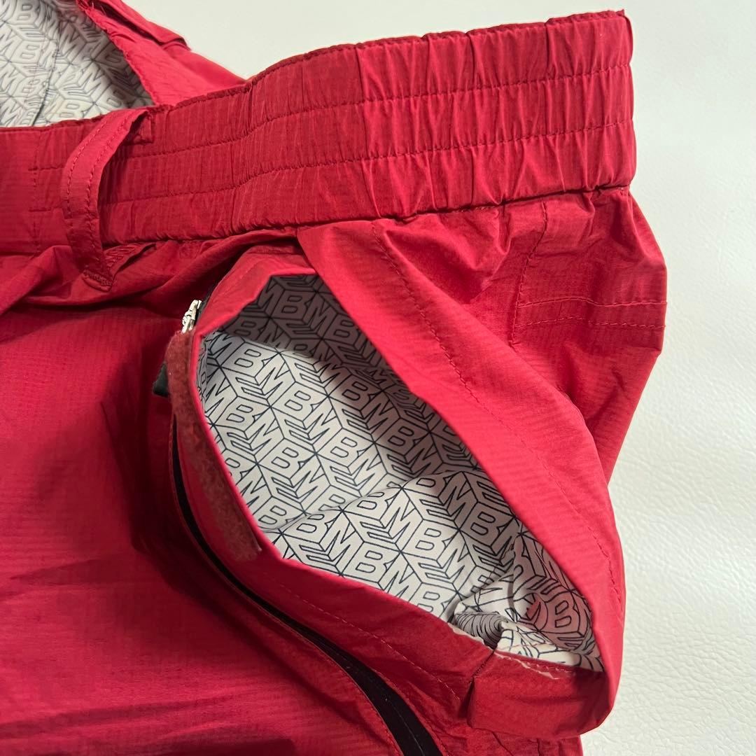 【レインウェア】マスターバニーエディション ゴルフパンツ 雨 耐水 レッド 総柄