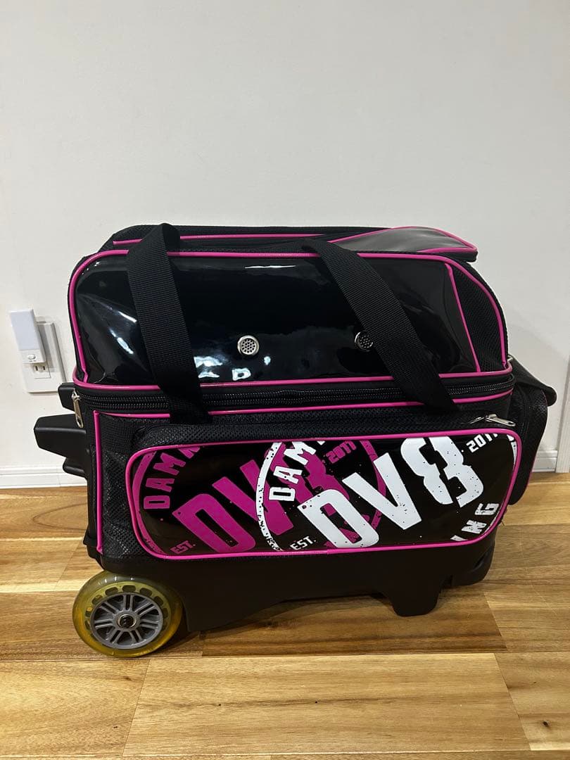 DV8 ボウリング用バッグ ブラック/ピンク