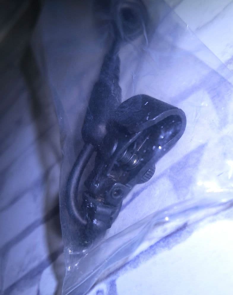 【新品未使用】警察 カールコード 拳銃 ランヤード 吊り紐