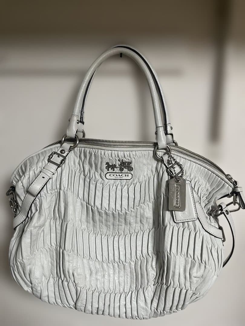 COACH プリーツ加工 ハンドバッグ ホワイト