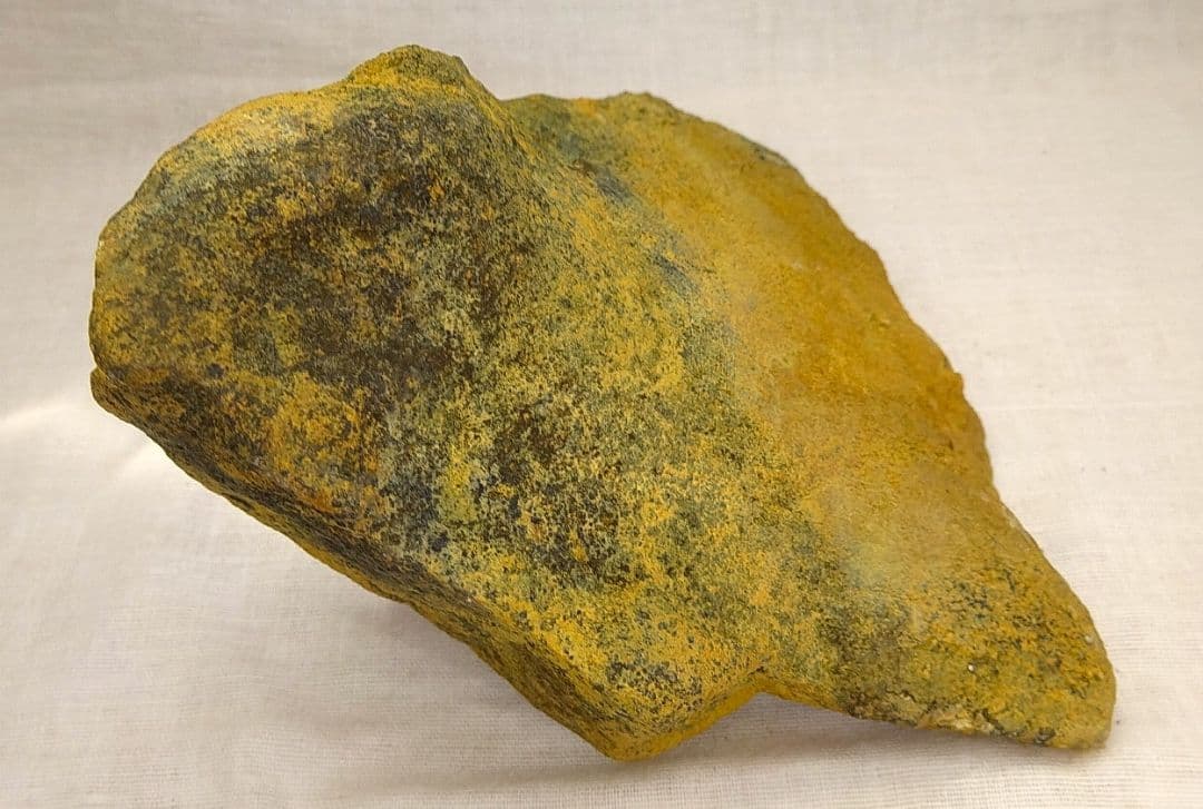 超レア!!高線量!!増富温泉ラジウム黒鉱石（146)お風呂用