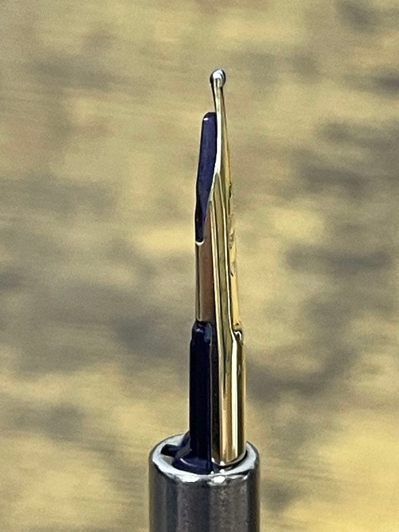 未使用に近い　シール付き　18金　ゴールド　中字　キャップレス　万年筆　備品付き