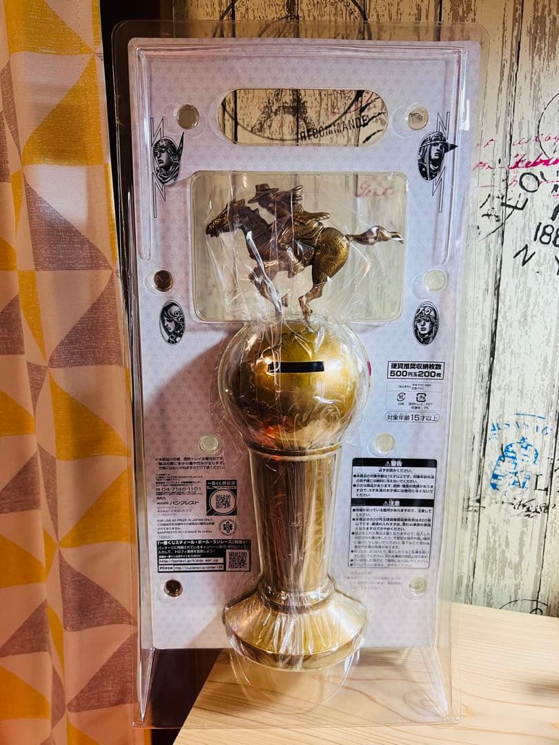 ジョジョ　一番くじ　スティール・ボール・ラン　A賞　優勝トロフィー型貯金箱