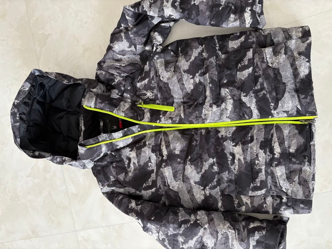 SPYDER 子ども用スキーウェア 上下セット 迷彩柄