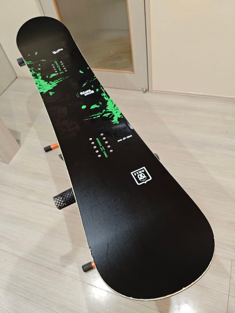 FTWO blackdeck148ブラックデッキ スノーボード板