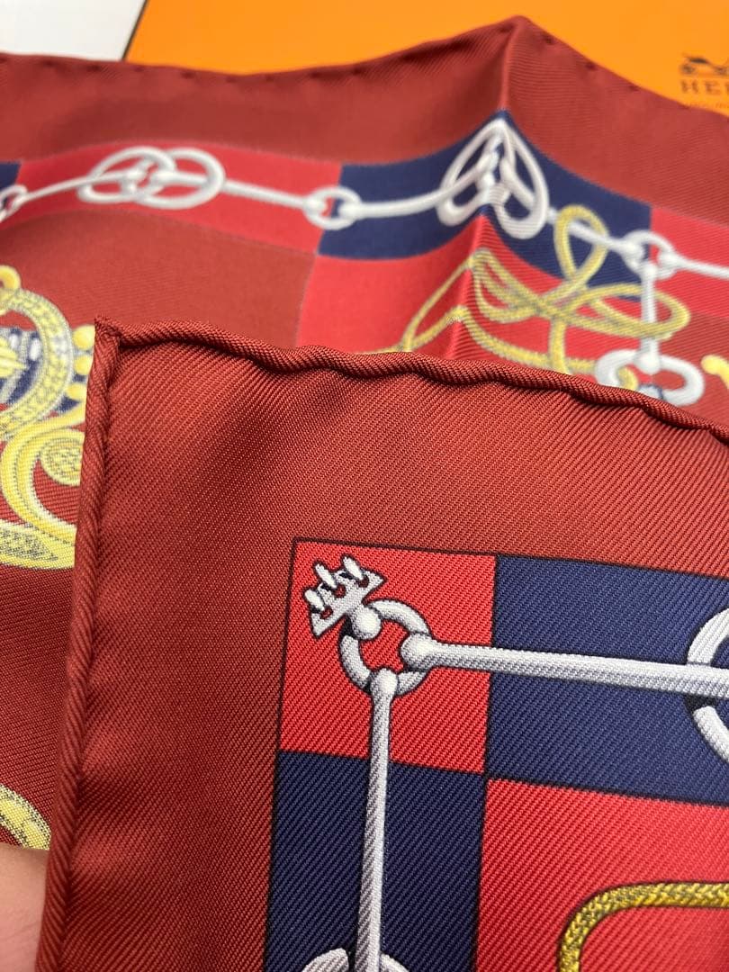 エルメス　HERMES ハンドメイド　シルクハンカチ 赤