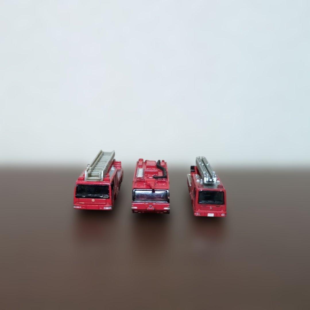 トミカ17個セット　ヤマト運輸(非売品)　パトカー　消防車　はしご車　警察車両