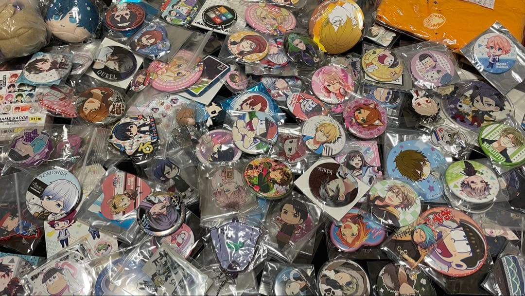 ⑤アニメグッズ大量 まとめ売り アクキー 缶バッジ110点