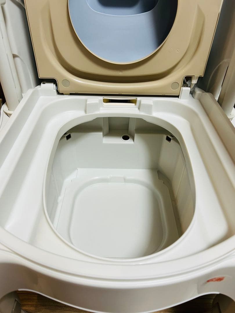 安寿　ポータブルトイレ 暖房便座　快適脱臭　アームレスト付き　アロン化成