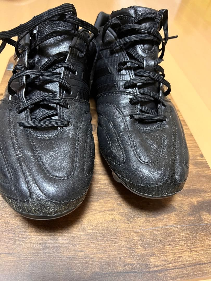 限定品　アディダスサッカースパイク