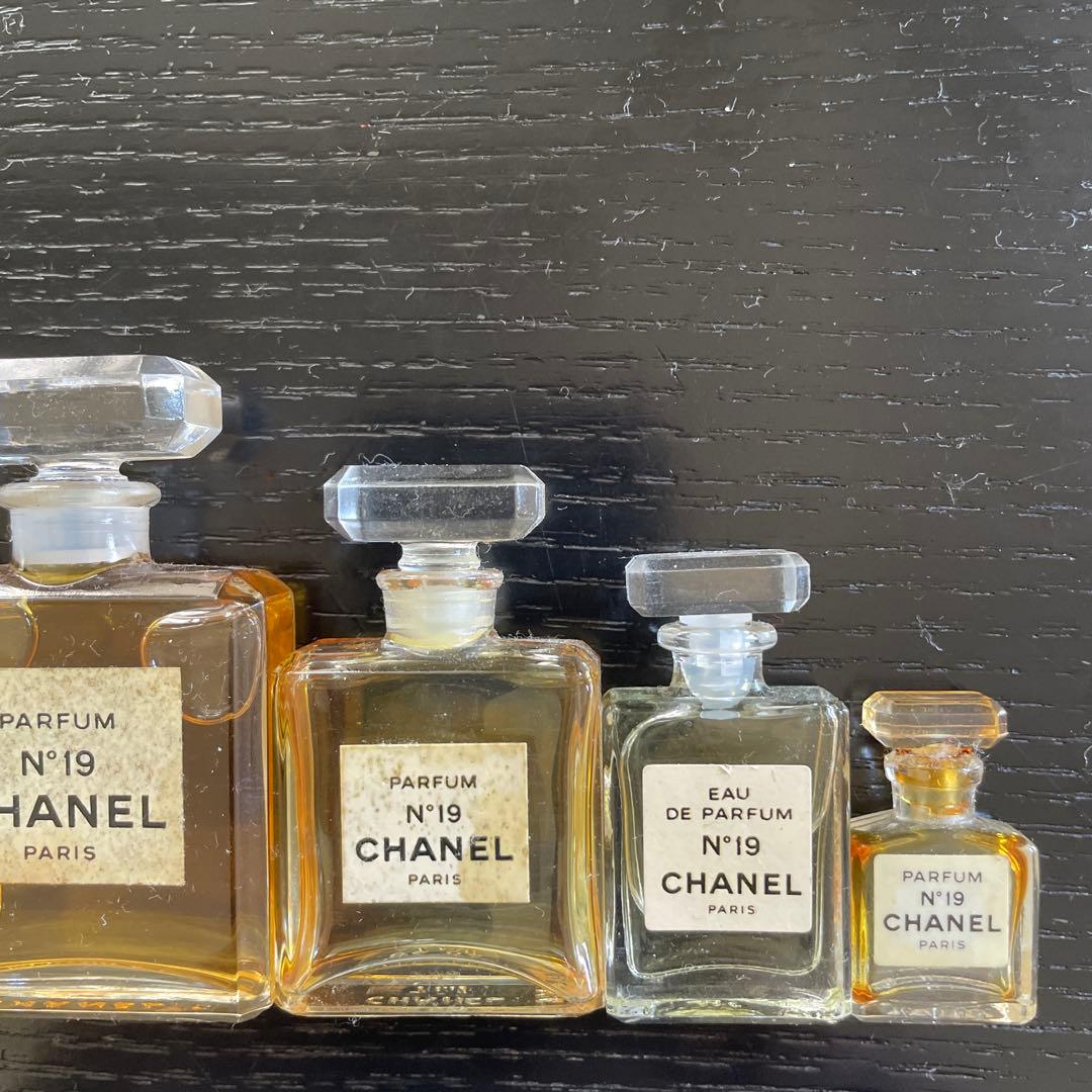 CHANEL N°5 & N°19 香水瓶セット
