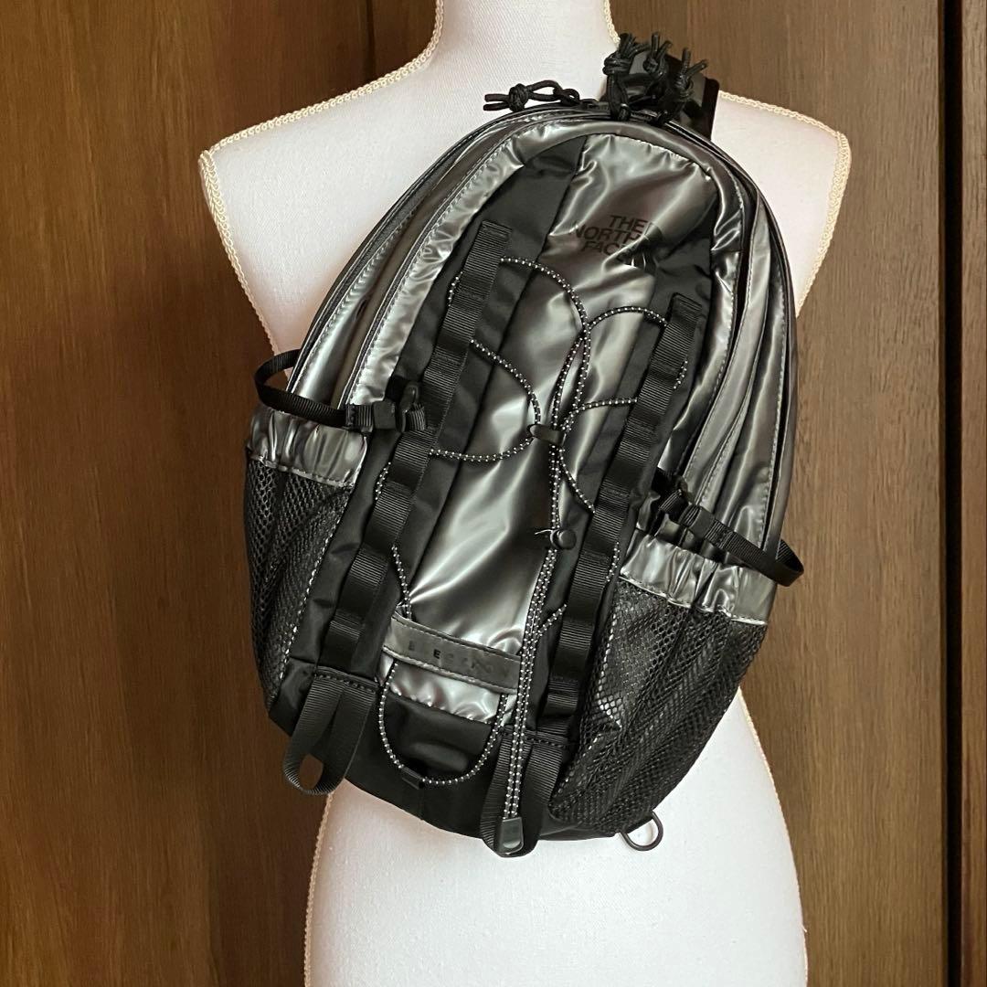 新品未使用 正規品　ノースフェイス　スーパーワンウェイ　バッグ　シルバーグレー