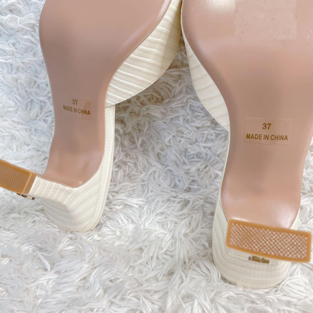 未使用✨herlipto Square-Toe Mules ecru サンダル