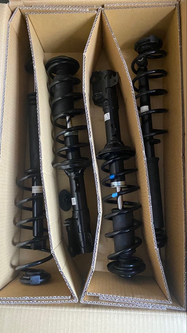 24年式　jf1 2トーンカラー、ターボ 純正サスペンション