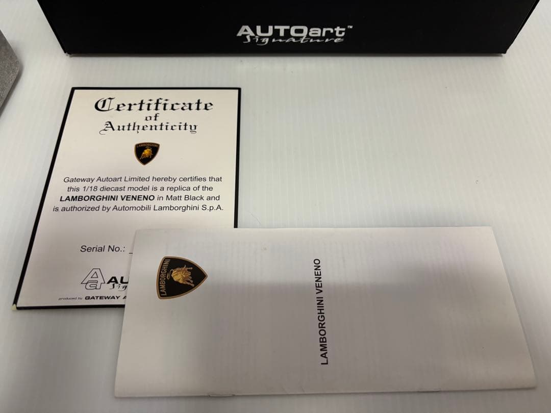 オートアート　ランボルギーニ アヴェンタドール Lブラック 1/18
