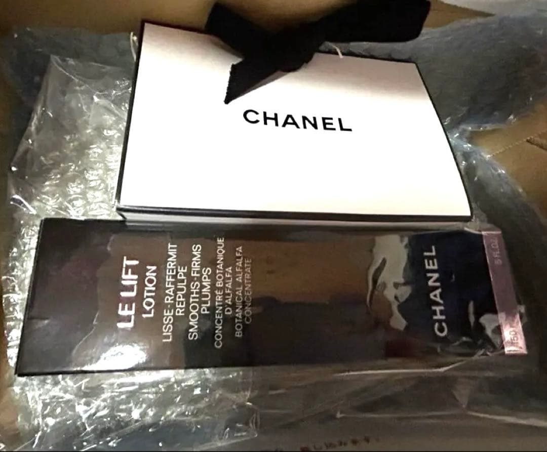 新品未使用　CHANEL LE LIFT LOTION 150ml