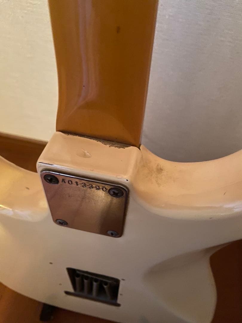 Fender Stratocaster st62-55 Aシリアル、ブリッジはE