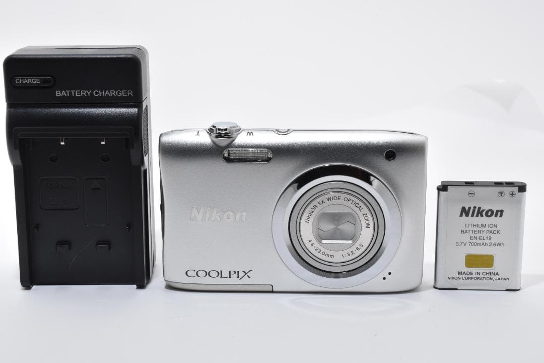 超美品 ニコン COOLPIX A100 コンパクトデジタルカメラ シルバー