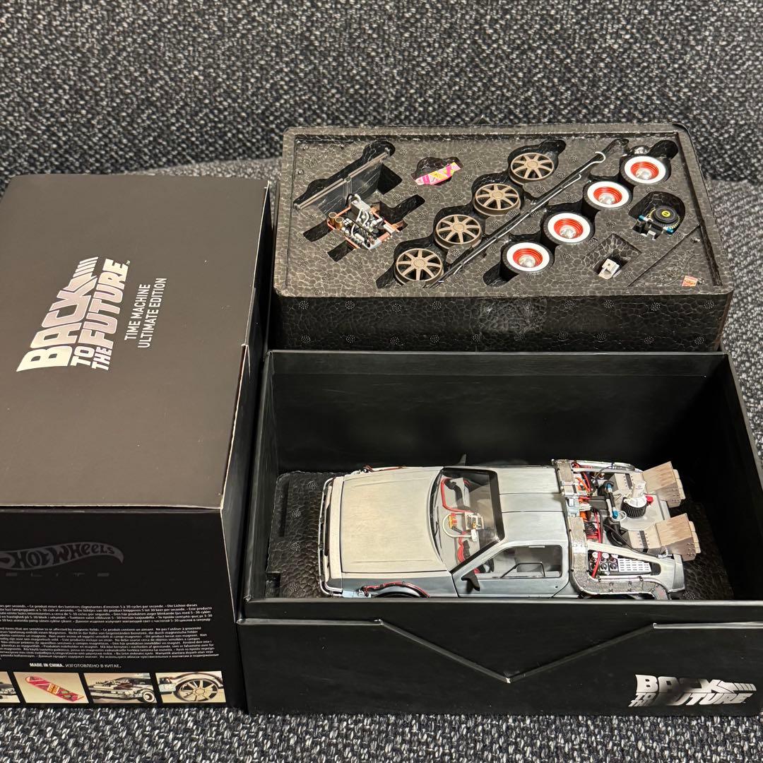 デロリアン 1/18 アルティメットエディション バックトゥザフューチャー