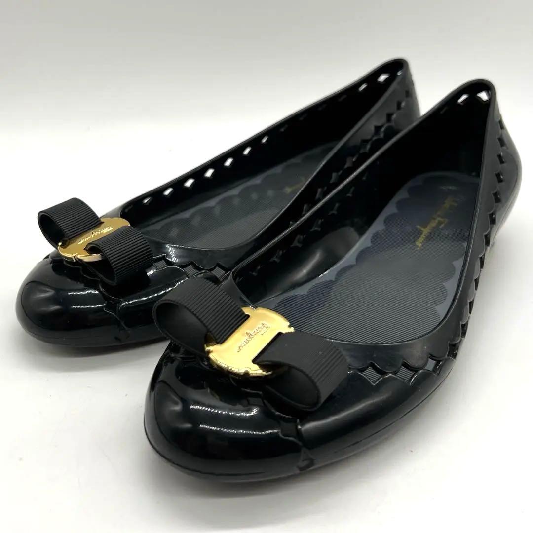 良品　フェラガモ　パンプス　JELLY ラバー　ヴァラリボン