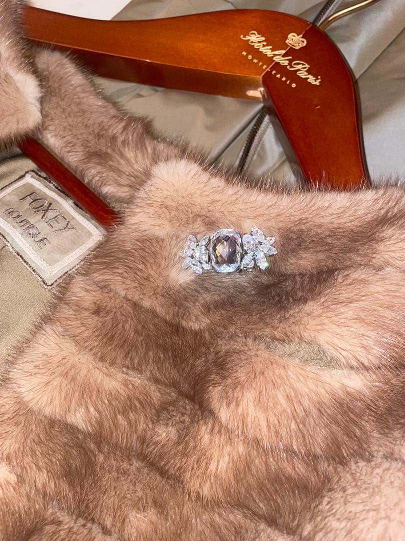 フォクシー　ブローチ　キラキラビジュー　その②