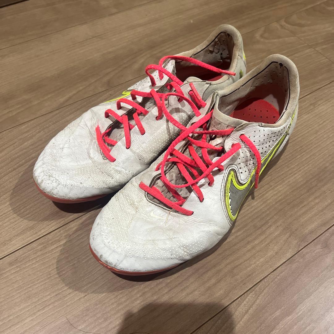 Nike Tiempo サッカーシューズ 限定カラー