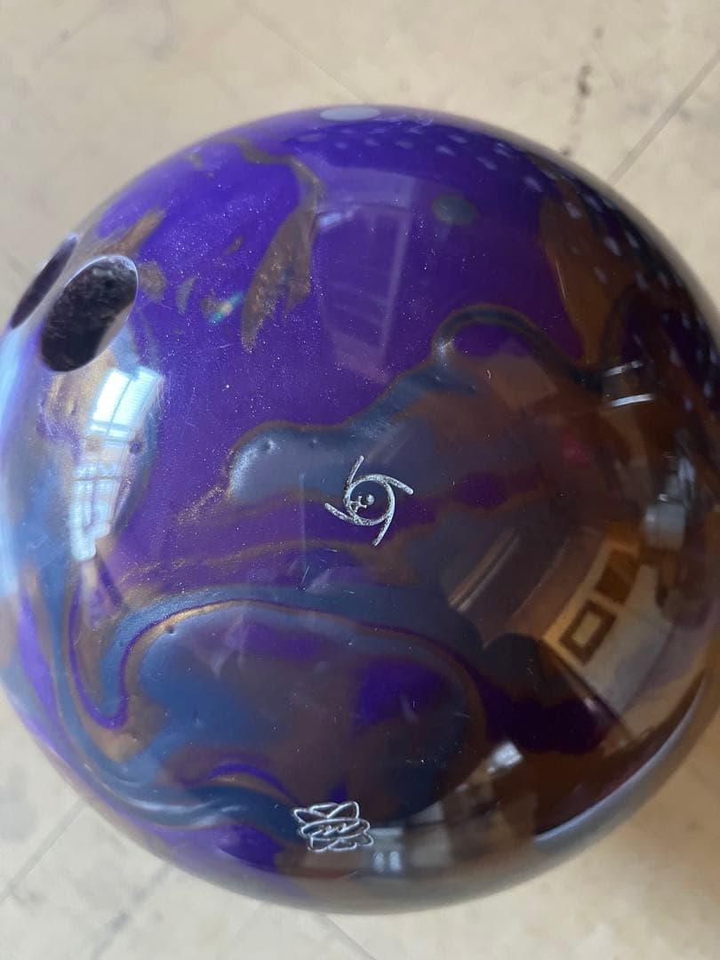 ボウリングボール　フィジックスエラ　15.4