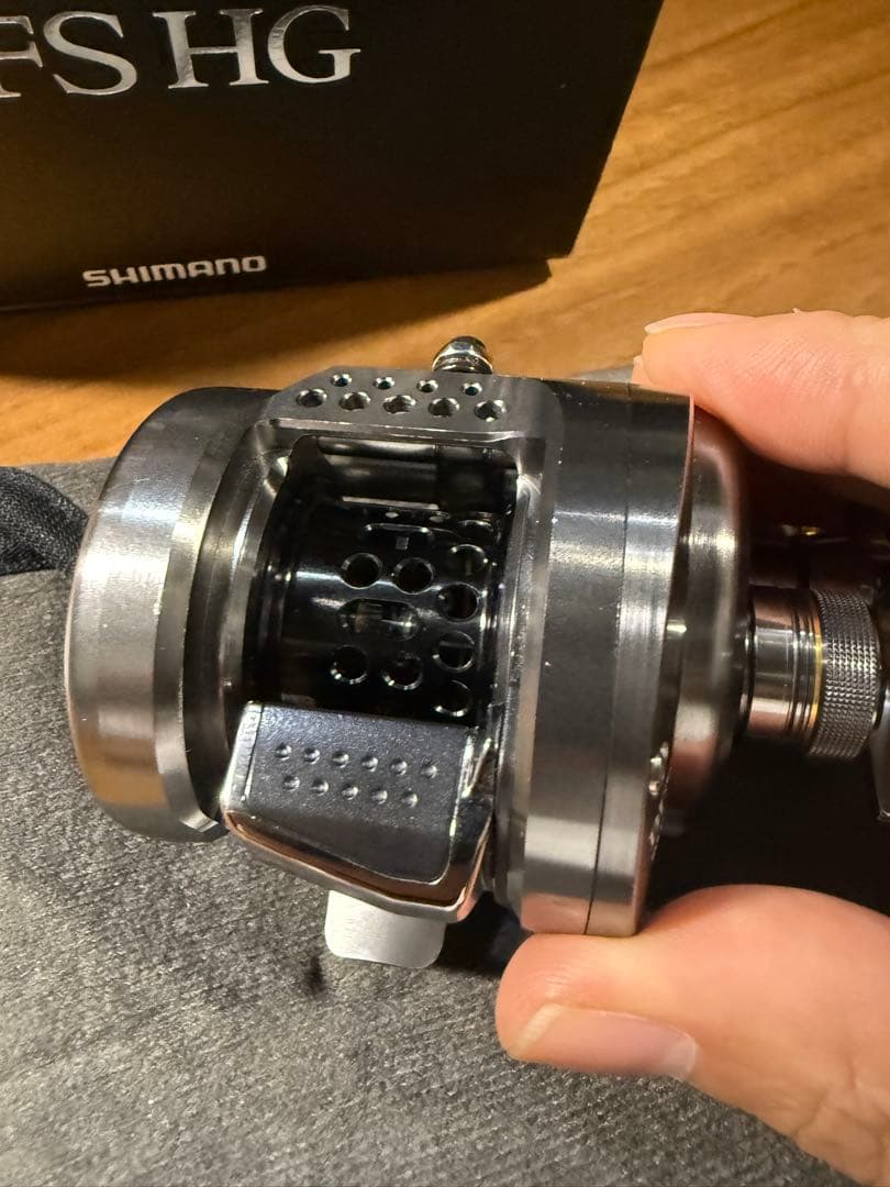 シマノカルカッタコンクエスト　17BFS HG 美品箱付き　中古