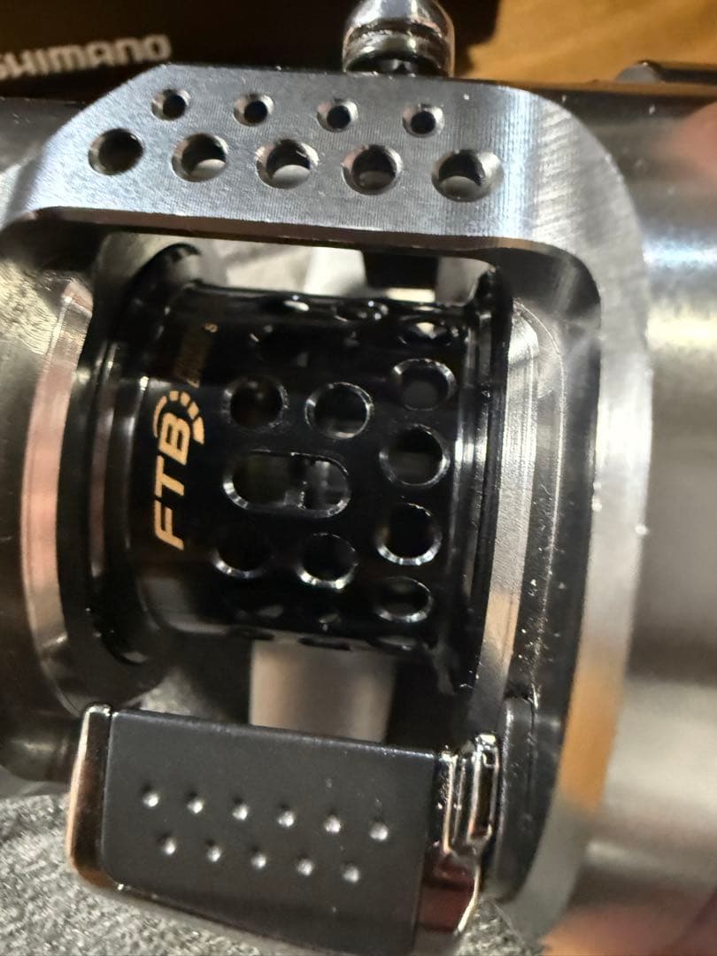 シマノカルカッタコンクエスト　17BFS HG 美品箱付き　中古