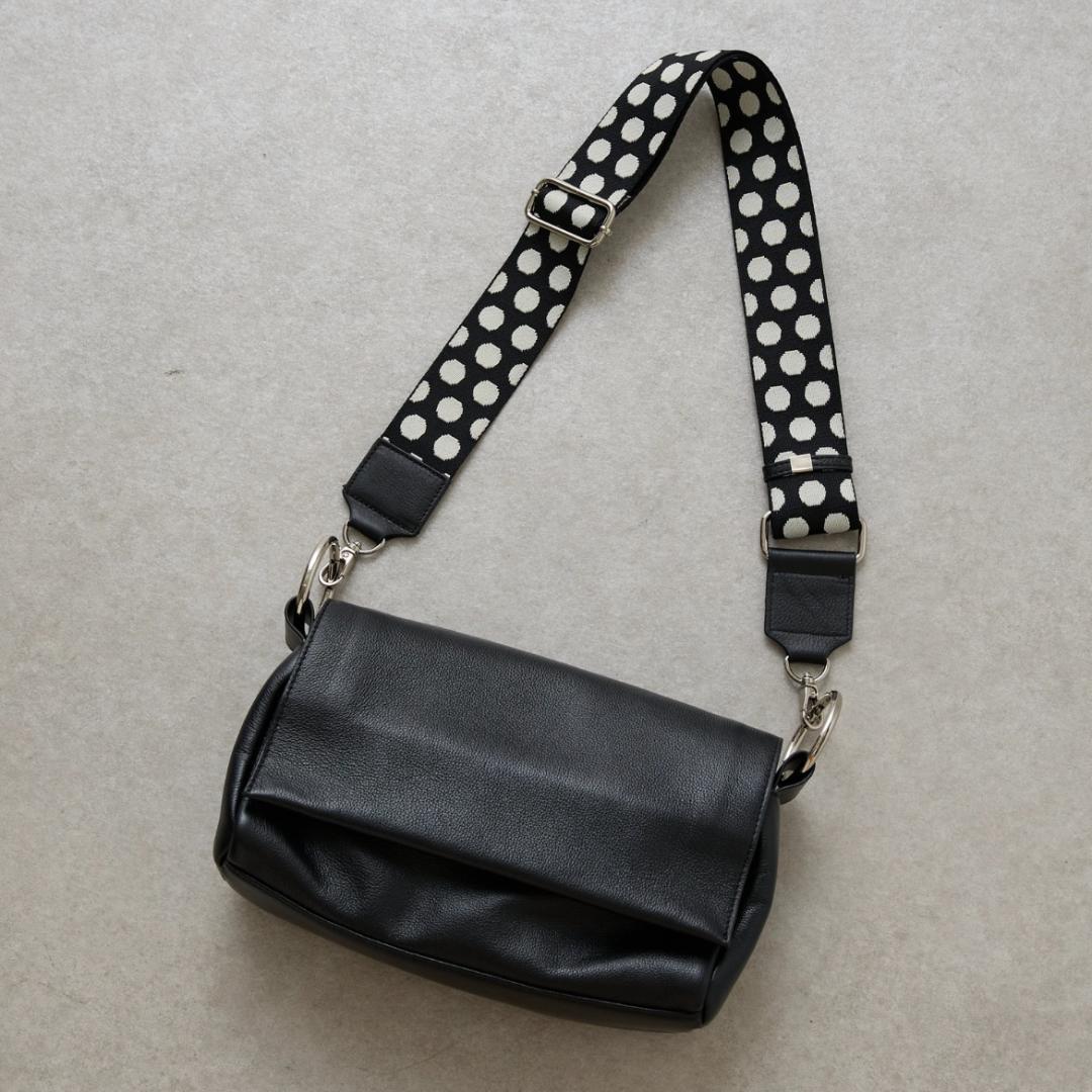 ★連休価格★【新品タグ付】ビアズリー レザー ボディバッグ + 替ベルトセット2