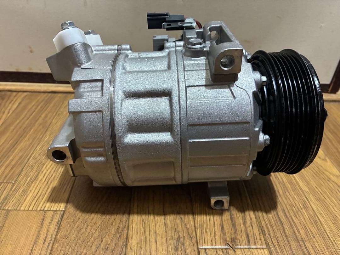 C25 C26 セレナ　エアコン コンプレッサー 92600-1VA1A