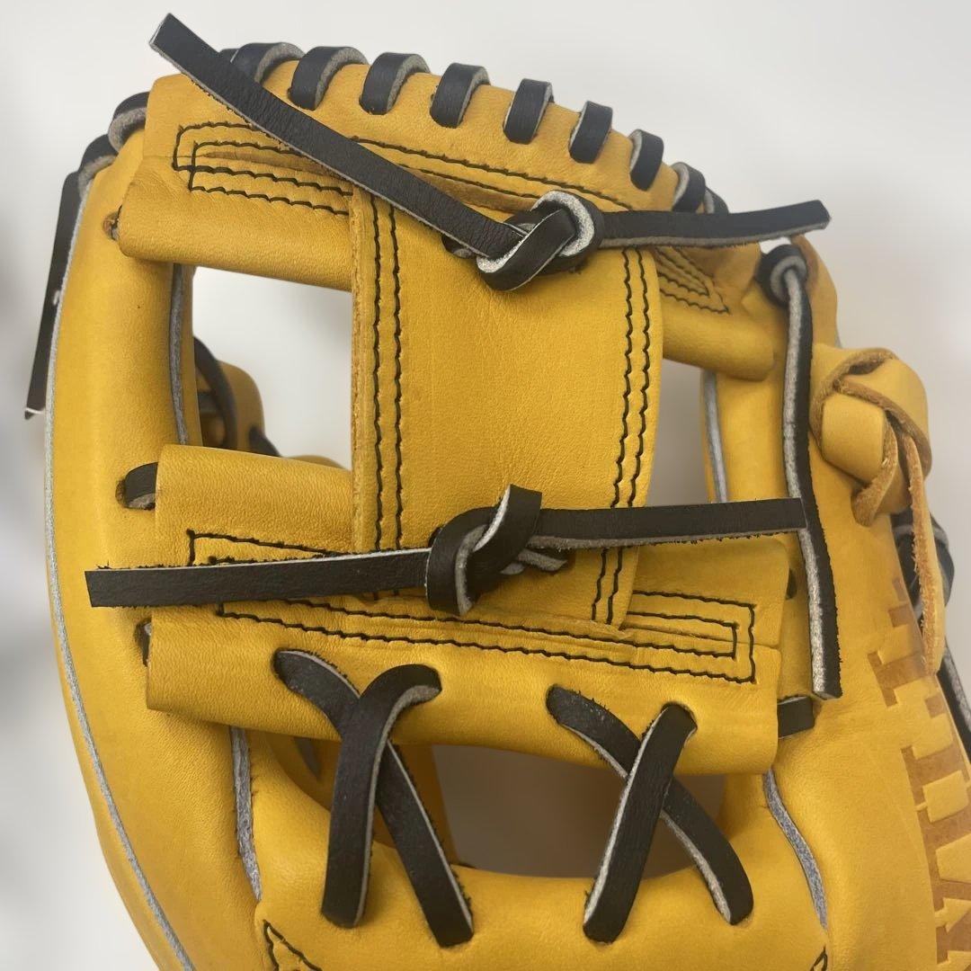 レア Under Armour TWIL イエローグローブ 内野手 袋付き