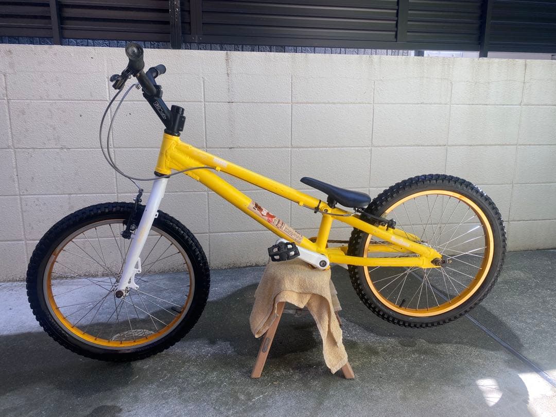 トライアルバイク 20インチ イエロー　キッズサイズ