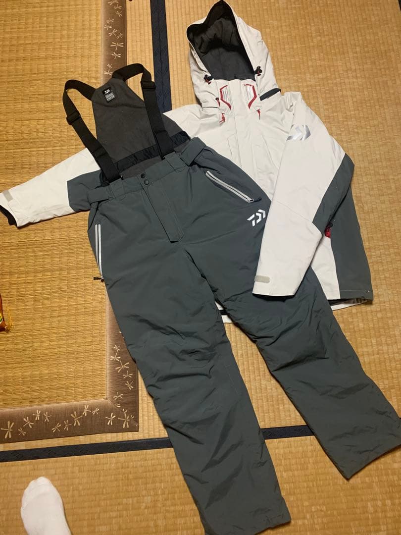 ダイワ　フィッシングウェア　レインウェア