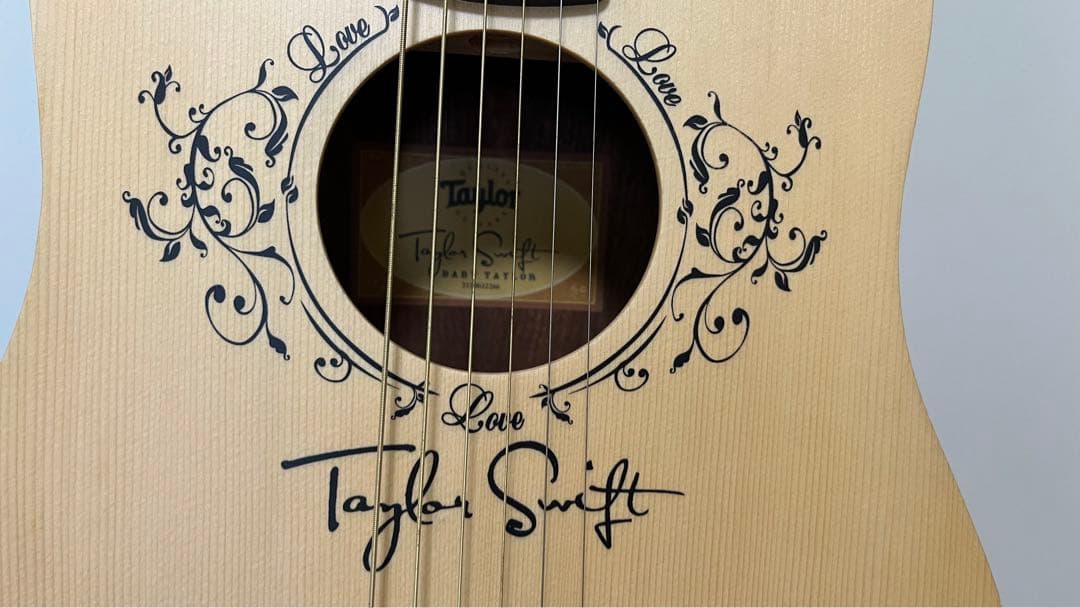 【セリア】Taylor Swift Baby T アコースティックギター