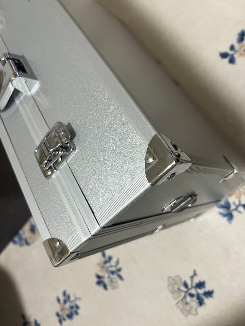 TOYGER アタッシュケース（シルバー） &カードバインダー