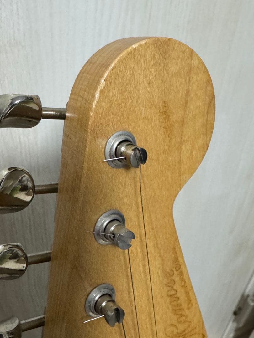 momose MST1-STD/NJ OWH エレキギター